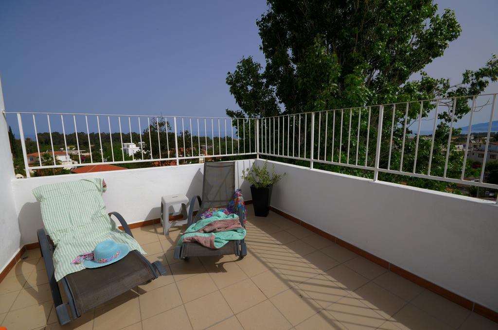 Renos Apartments Полис Экстерьер фото